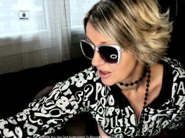 Karinabrando Chaturbate stream image from December 19, 2024