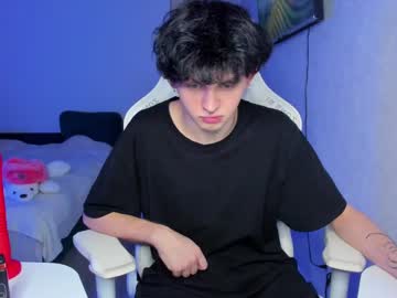 Matty4naughty Chaturbate stream image from December 19, 2024