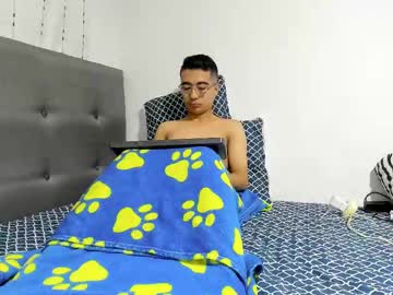 Milhouse_Fox Chaturbate stream image from December 19, 2024