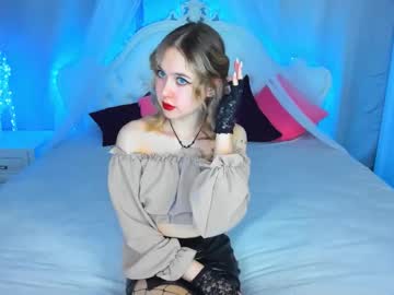 Reginasmart Chaturbate stream image from December 19, 2024