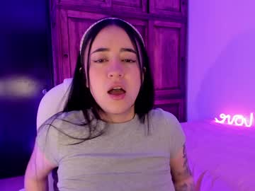 Alicee_2 Chaturbate stream image from December 19, 2024