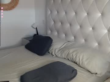 Bella_Xoxo1 Chaturbate stream image from December 19, 2024