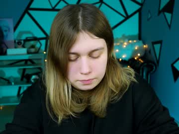 Fioramarmoris Chaturbate stream image from December 19, 2024