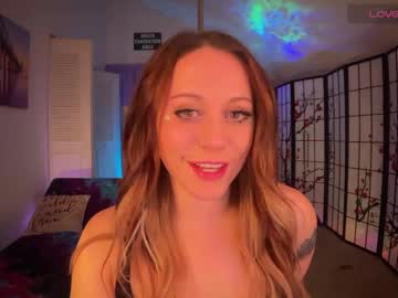 Petitejewel Chaturbate stream image from December 19, 2024