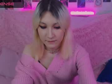 Robin_Khelles Chaturbate stream image from December 19, 2024