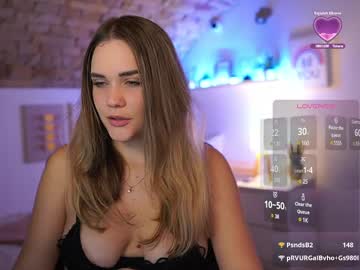 Skyla_Novea Chaturbate stream image from December 19, 2024
