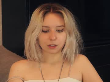 Wandaelletson Chaturbate stream image from December 19, 2024