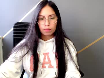 Katybelladonna Chaturbate stream image from December 19, 2024