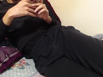Alexdelarge323 Chaturbate stream image from December 19, 2024