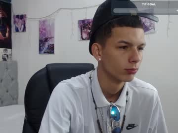 Dereck_Bigcock21 Chaturbate stream image from December 19, 2024