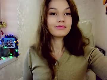 Itslunaday Chaturbate stream image from December 19, 2024