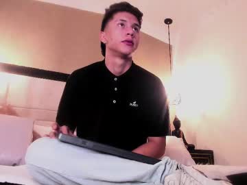 Liiamsmith Chaturbate stream image from December 19, 2024