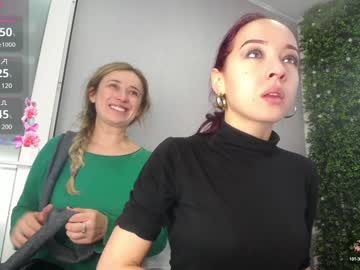 Satine__ Chaturbate stream image from December 19, 2024