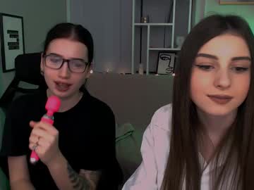 Blossom_Jasmine Chaturbate stream image from December 19, 2024