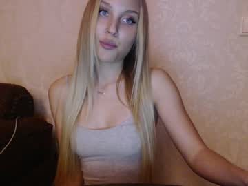 Carrrriebradshaw Chaturbate stream image from December 19, 2024