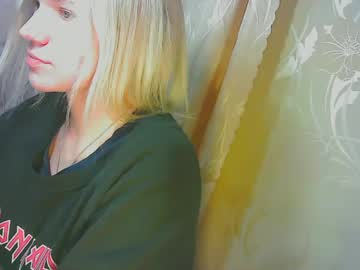 Karolynafox Chaturbate stream image from December 19, 2024