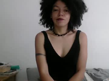 Latinadreamy Chaturbate stream image from December 19, 2024