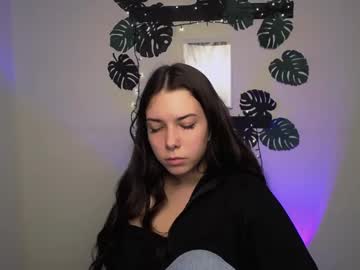 Luxurymur_ Chaturbate stream image from December 19, 2024