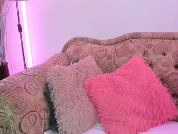 Miawine_Cg Chaturbate stream image from December 19, 2024