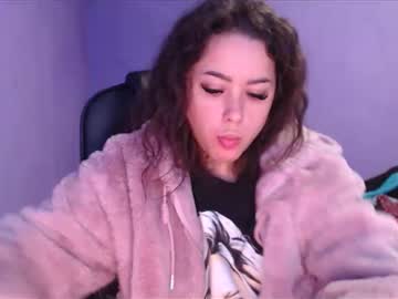 Prettyjulliette Chaturbate stream image from December 19, 2024