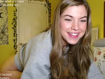 Skybella_ Chaturbate stream image from December 19, 2024
