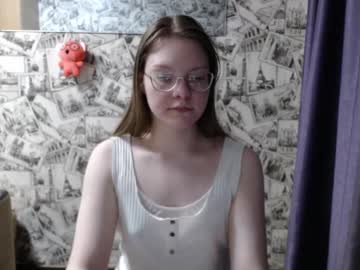Honey_Mood Chaturbate stream image from December 19, 2024