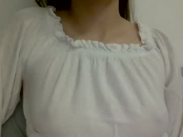 Hotwinterxx Chaturbate stream image from December 19, 2024
