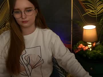 Magicpeachhs Chaturbate stream image from December 19, 2024