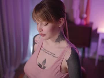 Mileeena Chaturbate stream image from December 19, 2024