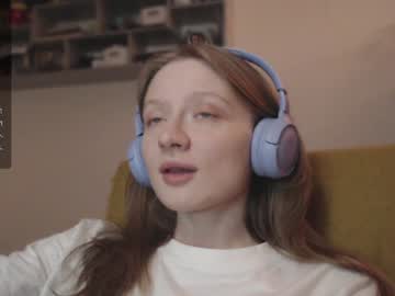 Mollytucker Chaturbate stream image from December 19, 2024