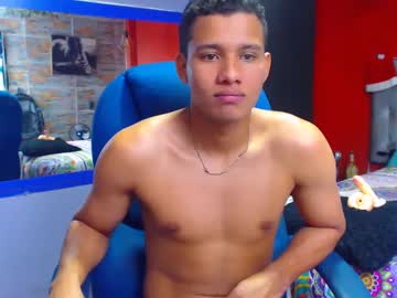 Morenofullhot Chaturbate stream image from December 19, 2024