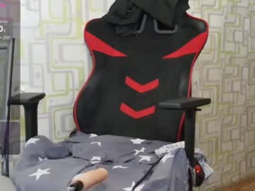 Battyhils Chaturbate stream image from December 19, 2024