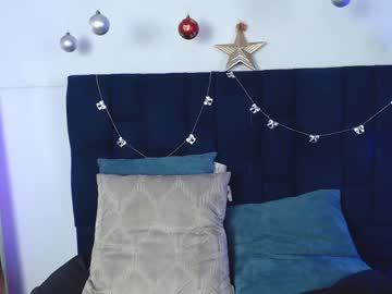 Ella_Blushhh Chaturbate stream image from December 19, 2024