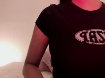 Emilia_Ghendle Chaturbate stream image from December 19, 2024