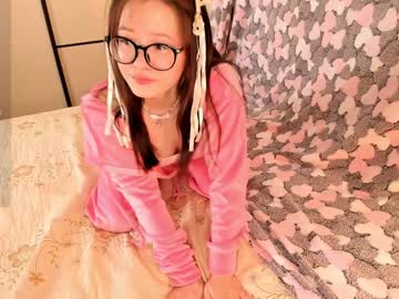 Keeleybunyan Chaturbate stream image from December 19, 2024