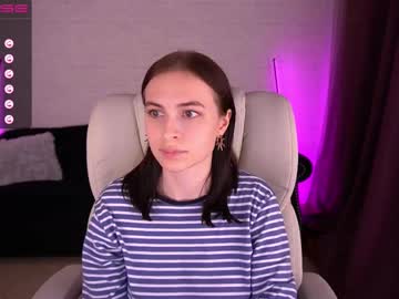 Lunaadreamss Chaturbate stream image from December 19, 2024