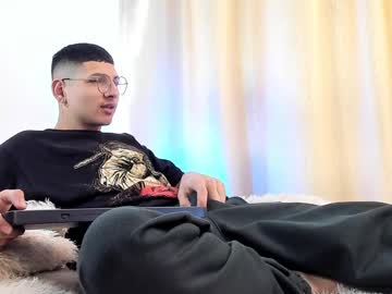 A_Lejandro_08 Chaturbate stream image from December 19, 2024
