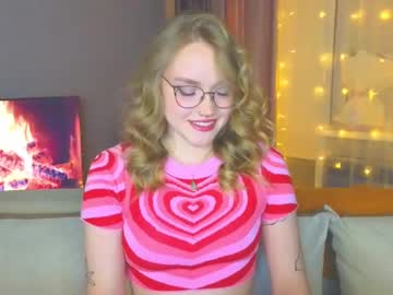 Aurora_Golden Chaturbate stream image from December 19, 2024