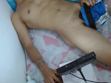 Boyg_Hots Chaturbate stream image from December 19, 2024
