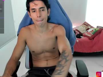 Dandripto Chaturbate stream image from December 19, 2024