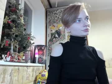 Dinacooper Chaturbate stream image from December 19, 2024