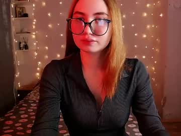 Mia_Livs Chaturbate stream image from December 19, 2024