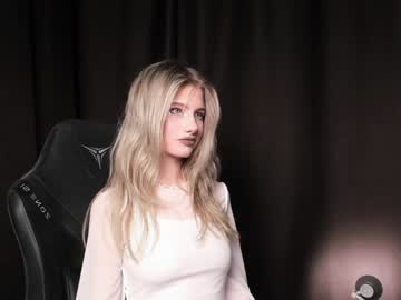 Waterfallwoods Chaturbate stream image from December 19, 2024