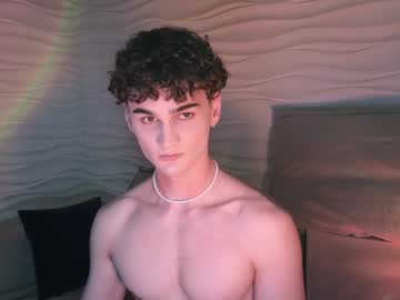 Adam_21cm Chaturbate stream image from December 19, 2024