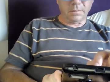 Billybangsbitches Chaturbate stream image from December 19, 2024
