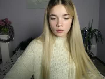 Blondagirl_ Chaturbate stream image from December 19, 2024
