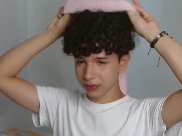 Cuddly_Twinkie Chaturbate stream image from December 19, 2024