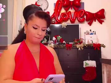 Danahot4u Chaturbate stream image from December 19, 2024