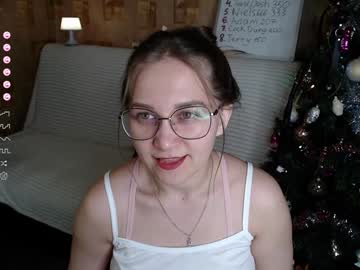 Emmatiny Chaturbate stream image from December 19, 2024