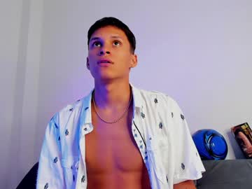 Jamesowen111 Chaturbate stream image from December 19, 2024